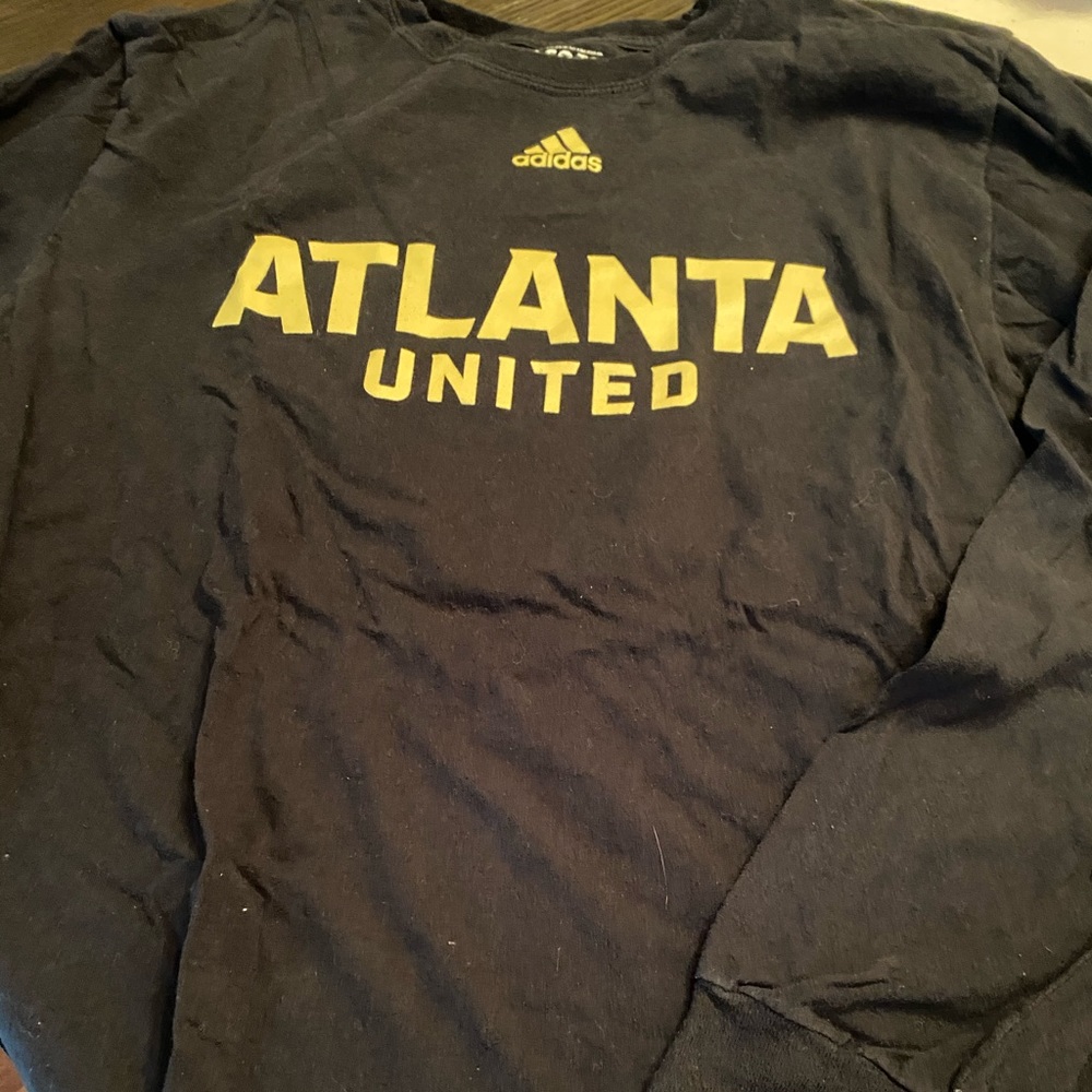 Addidas Atlanta United long sleeve shirt